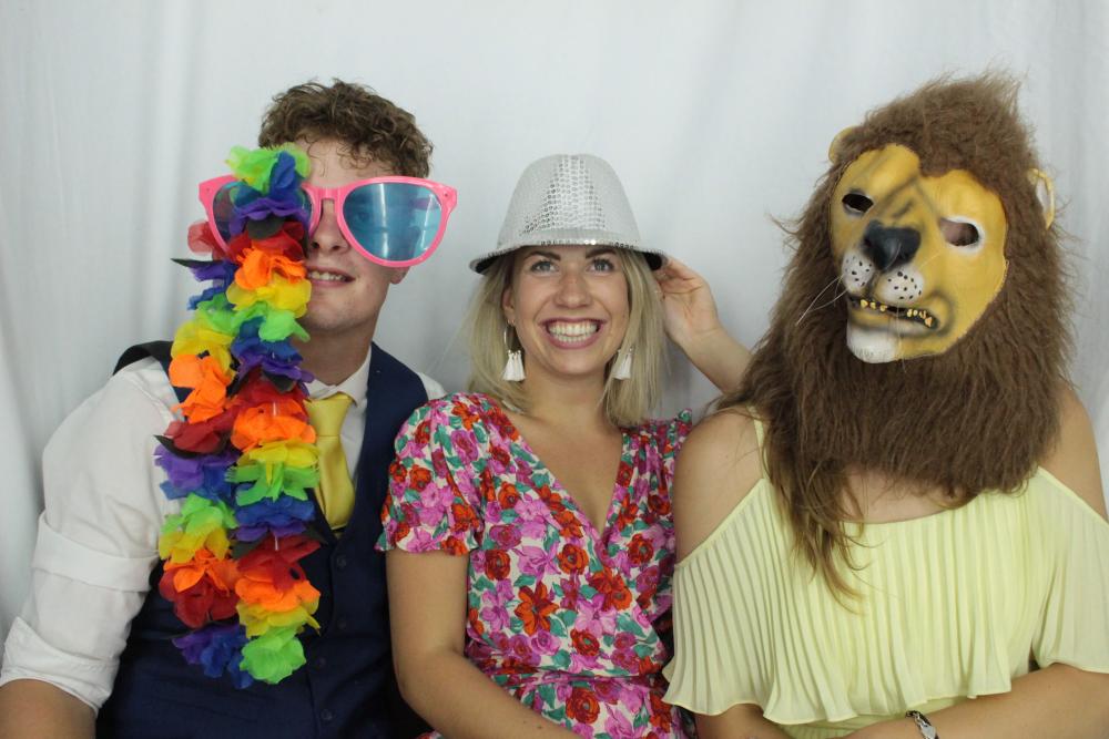 Laura & Oliver | View more photos from the event at gallery.myphotoboothexperience.co.uk/u/MyPhotoBoothExperienceLtd/Laura-Oliver